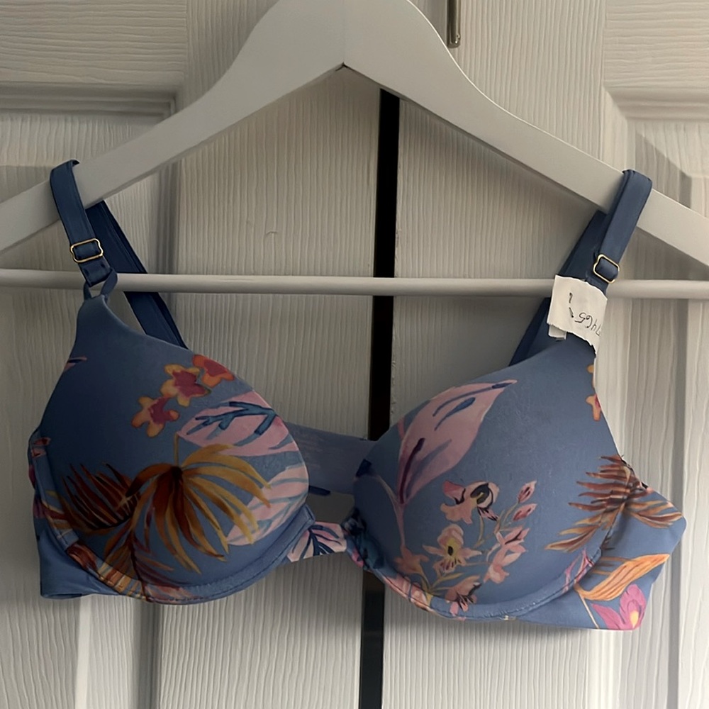 NWOT Soma bra 34A